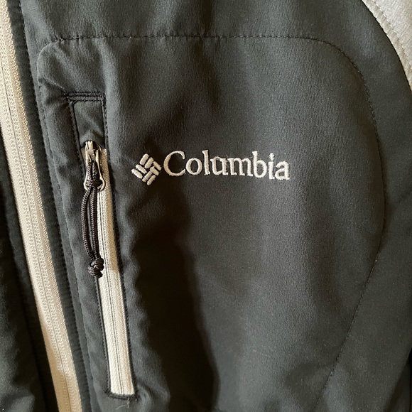 Columbia Softshell Jacket - Picture 3 of 4